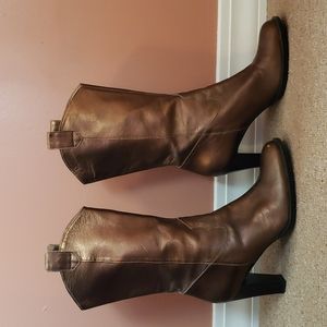 Gianni Bini low rise leather boots